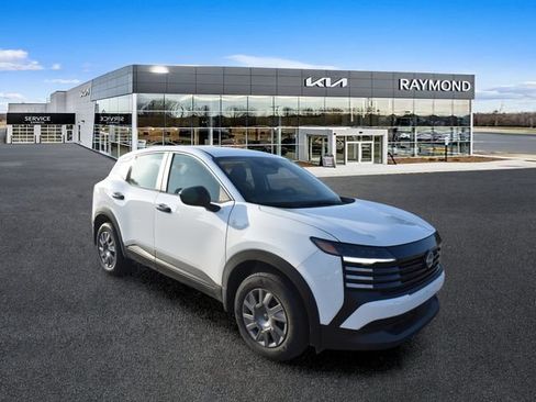 Used 2025 Nissan Kicks S FWD image 1
