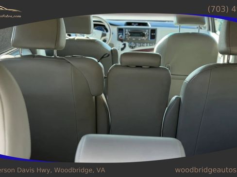Used 2011 Toyota Sienna XLE image 18