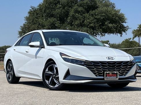 Used 2021 Hyundai Elantra Limited FWD image 2