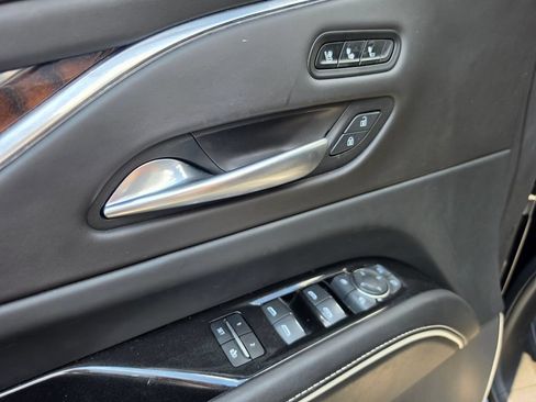 Used 2022 Cadillac Escalade Sport Platinum AWD/4WD image 9