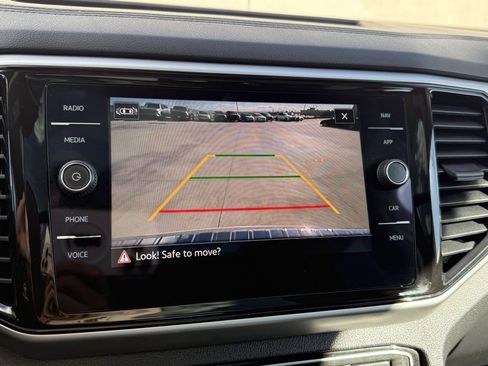 Used 2023 Volkswagen Atlas SEL R-Line image 9