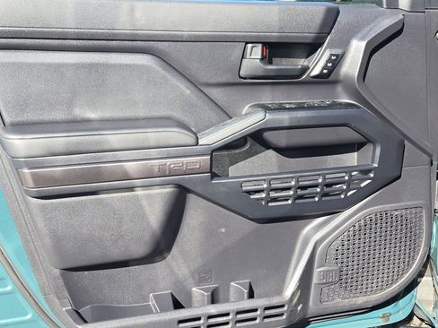 Used 2025 Toyota 4Runner TRD Off-Road Premium image 13