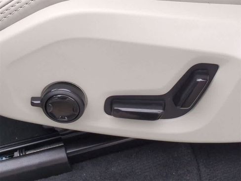 New 2026 Volvo XC90 B6 Ultra image 15