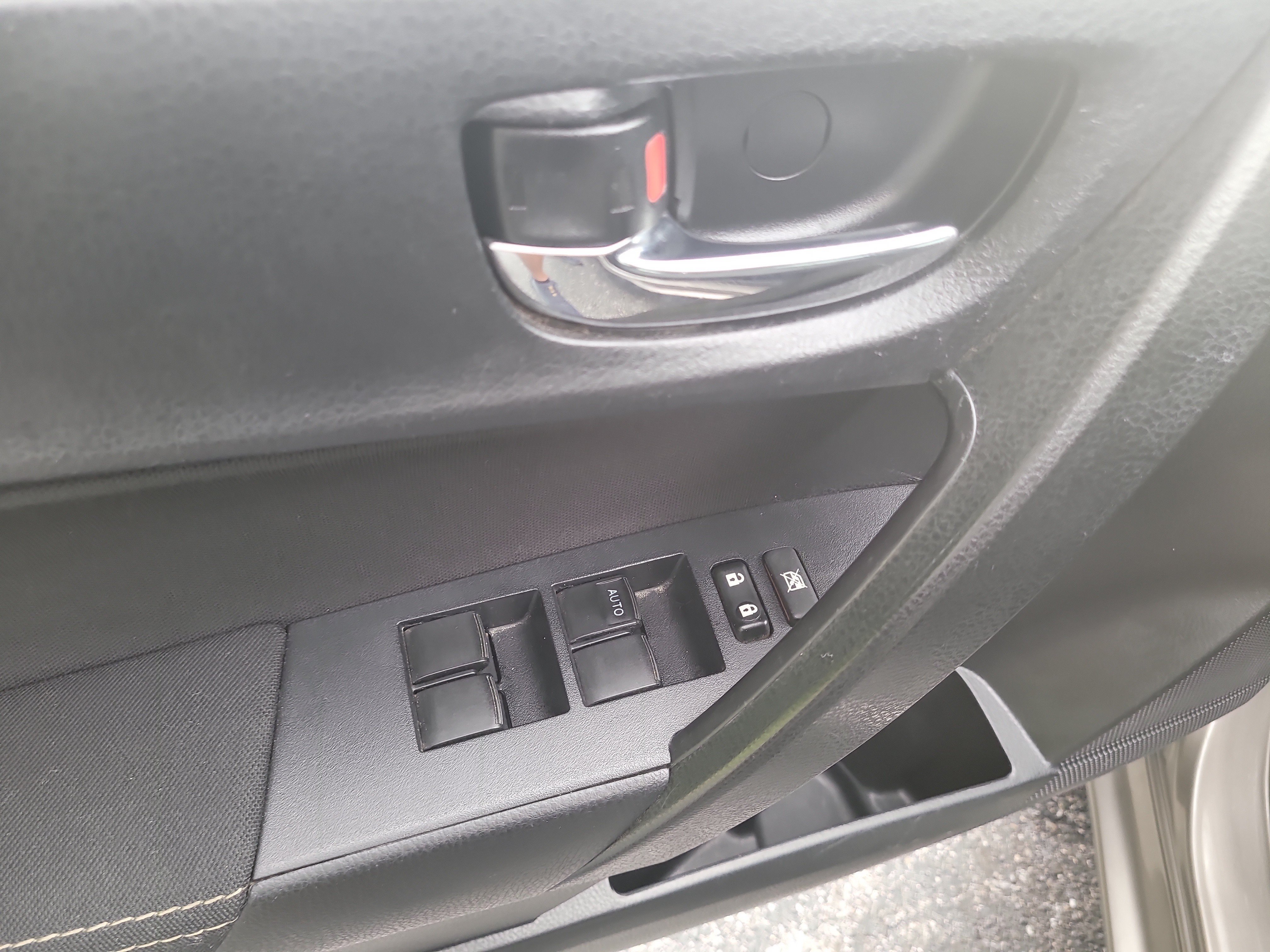 Used 2019 Toyota Corolla LE FWD image 16