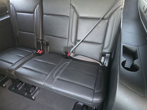 Used 2024 Chevrolet Suburban LT image 21