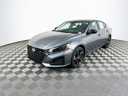 New 2025 Nissan Altima 2.5 SR image 5