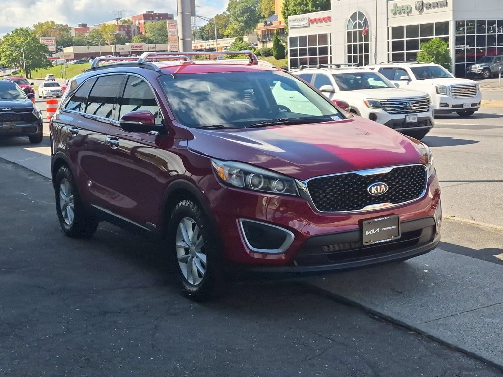 Used 2017 Kia Sorento AWD image 3