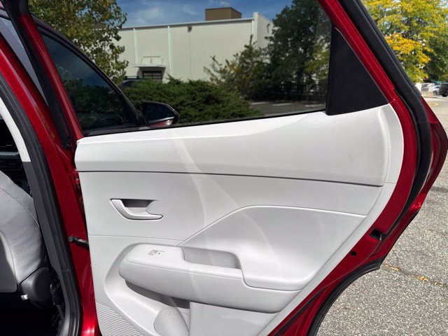 Used 2024 Hyundai Kona SEL AWD/4WD image 25