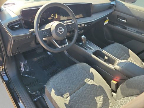 Used 2026 Nissan Kicks SV FWD image 16