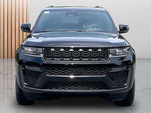 New 2026 Jeep Grand Cherokee L Limited w/ Limited Altitude Package AWD/4WD image 3