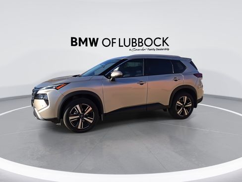 Used 2025 Nissan Rogue SL w/ SL Premium Package image 5