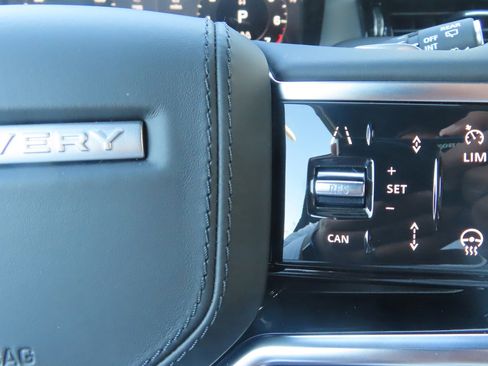 Used 2023 Land Rover Discovery Sport SE R-Dynamic image 30