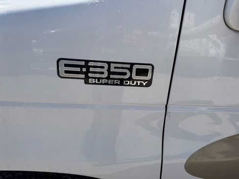 Used 2002 Ford E-350 and Econoline 350 Super Duty image 12