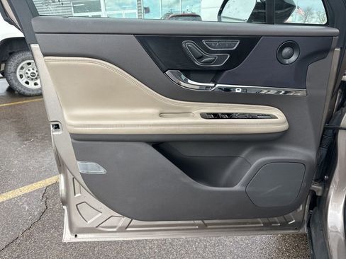 Used 2021 Lincoln Corsair Reserve image 15