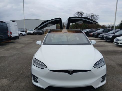 Used 2018 Tesla Model X 100D image 16