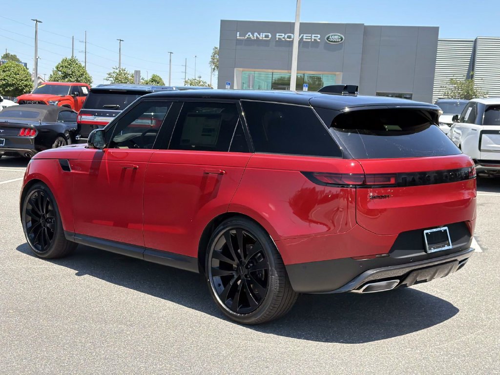 Used 2026 Land Rover Range Rover Sport SE AWD/4WD image 3