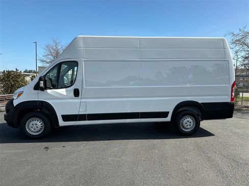 New 2024 RAM ProMaster 3500 w/ Convenience Group image 7