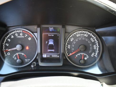 Used 2020 Toyota Tacoma SR image 30