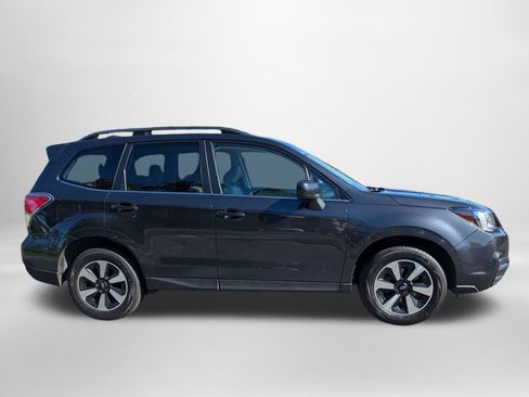 Used 2017 Subaru Forester 2.5i Limited AWD/4WD image 3