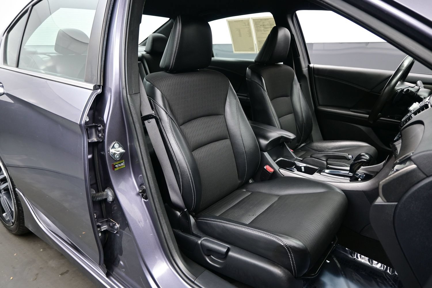 Used 2017 Honda Accord Sport image 14
