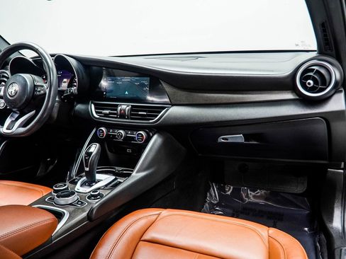 Used 2022 Alfa Romeo Giulia Ti image 17
