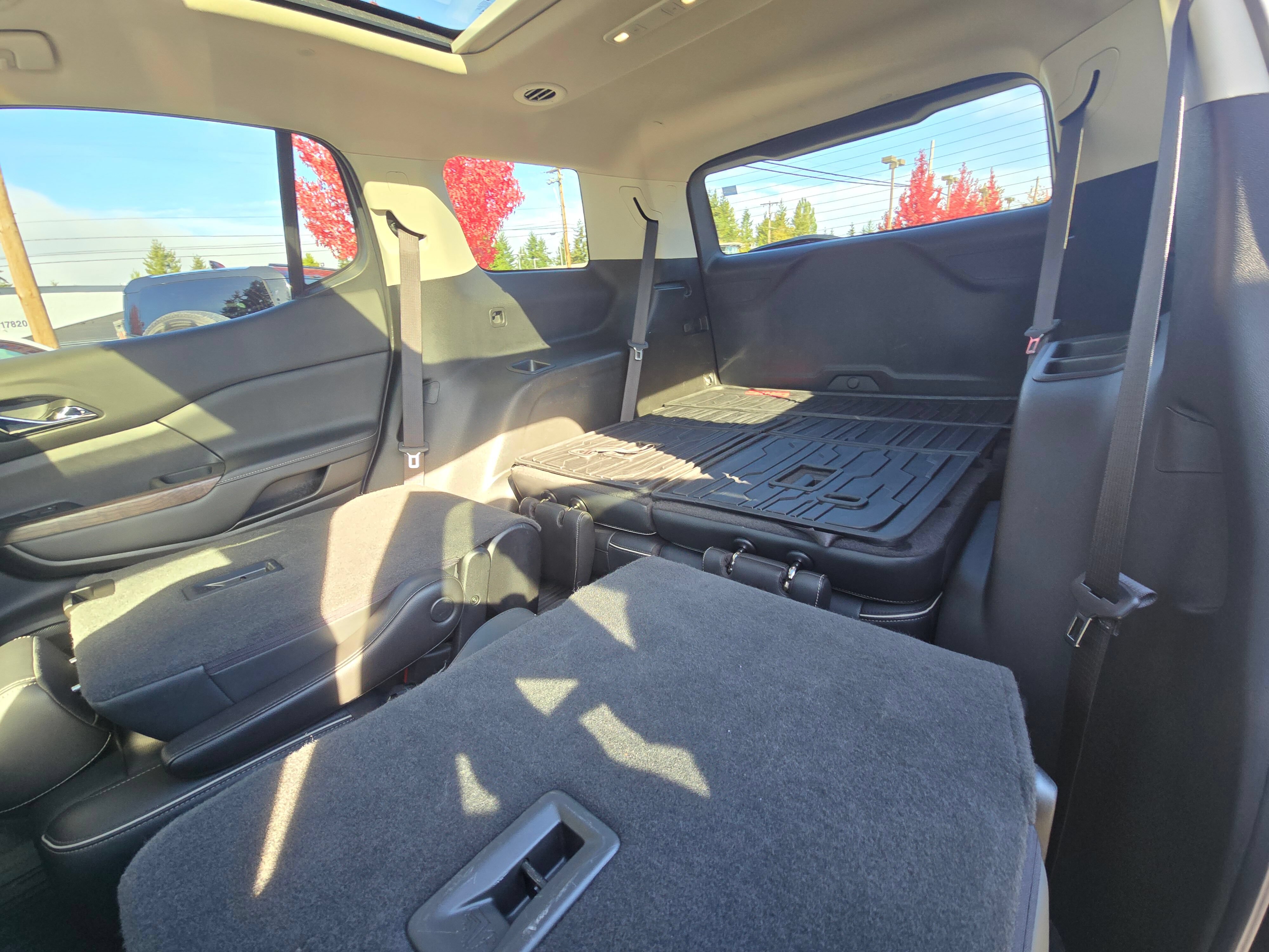 Used 2022 GMC Acadia Denali w/ Denali Ultimate Package AWD/4WD image 17