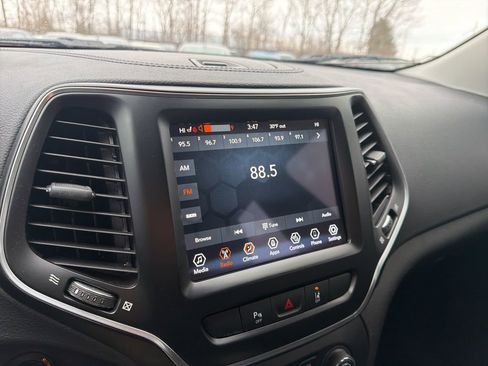 Used 2021 Jeep Cherokee Latitude Lux w/ Comfort/Convenience Group image 29