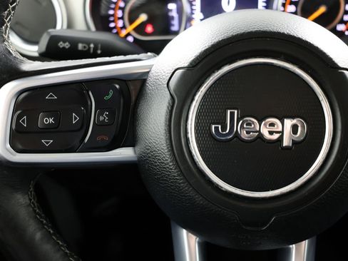 Used 2019 Jeep Wrangler Unlimited Sahara w/ Safety Group image 25