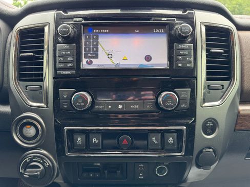 Used 2017 Nissan Titan Platinum Reserve AWD/4WD image 21