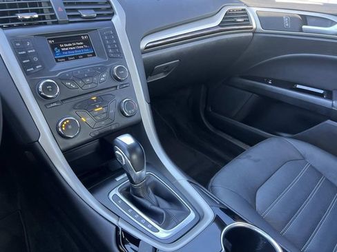 Used 2015 Ford Fusion SE w/ Equipment Group 202A FWD image 29