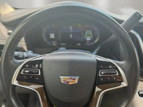 Used 2019 Cadillac Escalade ESV Luxury AWD/4WD image 14
