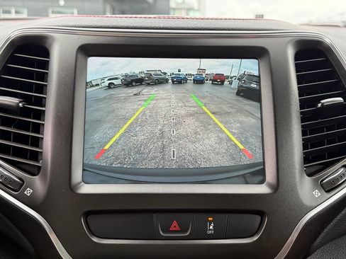 Used 2022 Jeep Cherokee Trailhawk w/ Trailer Tow Group AWD/4WD image 30
