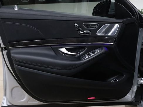 Used 2018 Mercedes-Benz S 560 Sedan image 9