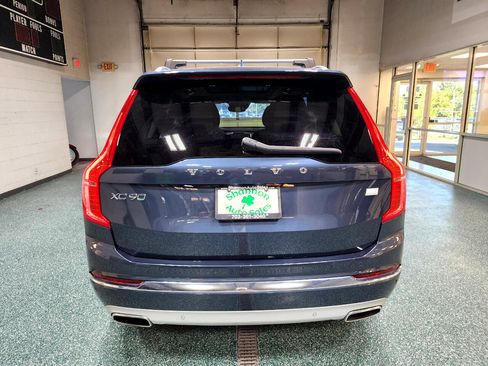 Used 2021 Volvo XC90 T8 Inscription image 8