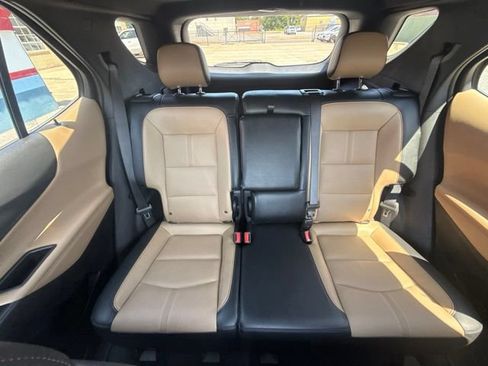 Used 2023 Chevrolet Equinox Premier FWD image 17