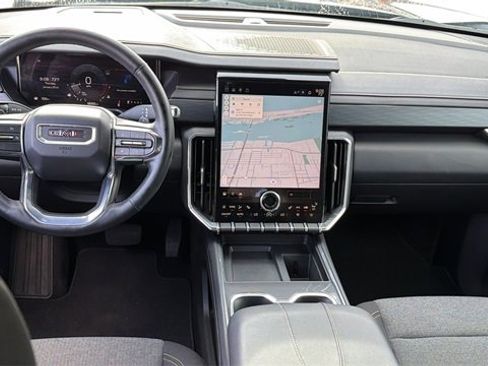 Used 2025 GMC Acadia Elevation image 14