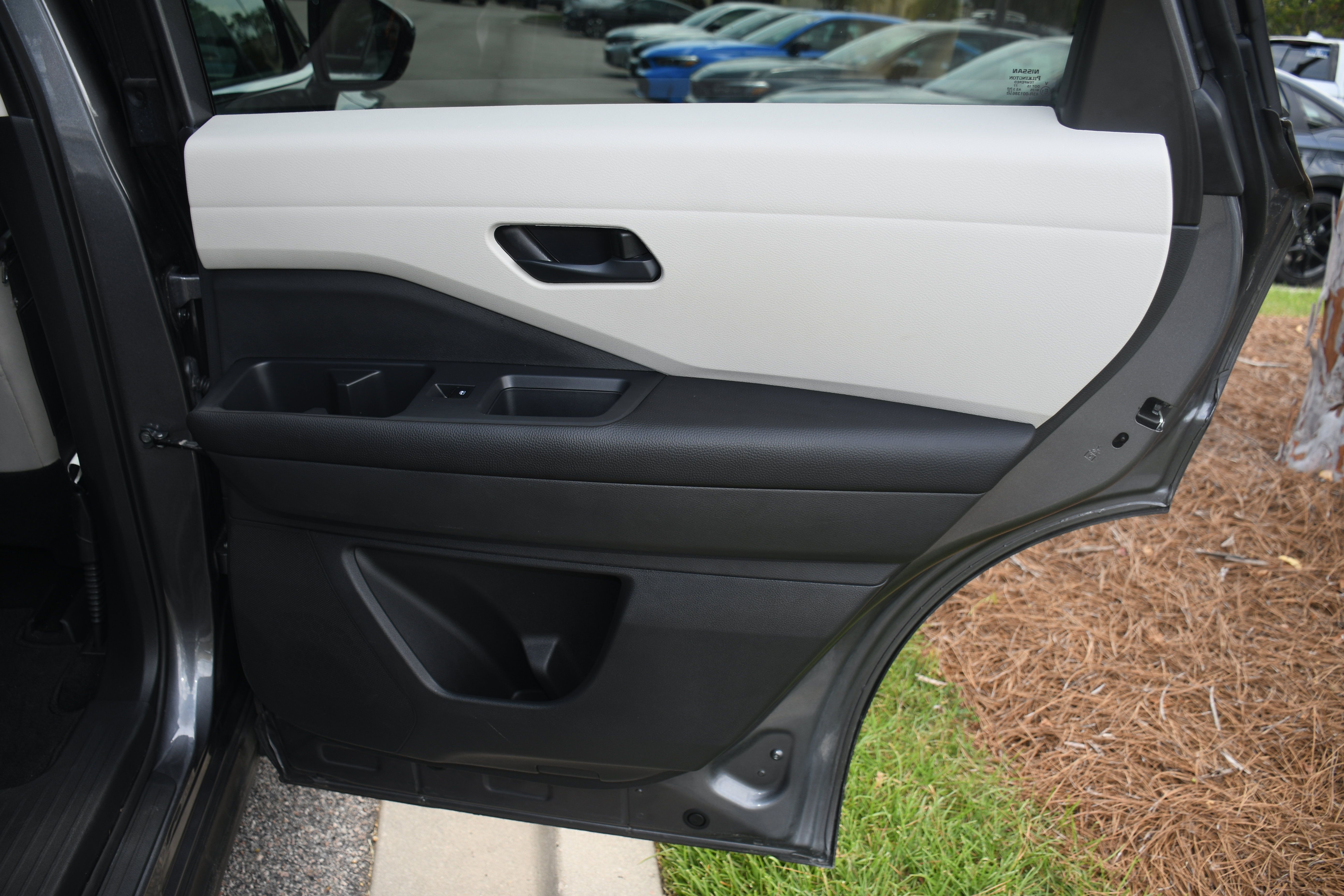 Used 2024 Nissan Pathfinder SV FWD image 19