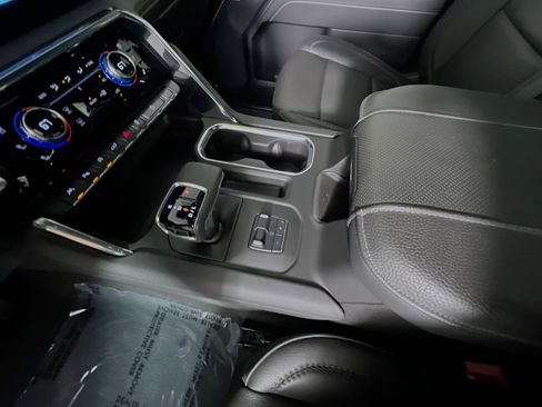 Used 2025 GMC Sierra 1500 Denali w/ Denali Reserve Package AWD/4WD image 24