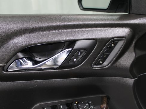 Used 2020 GMC Acadia Denali w/ Trailering Package image 8