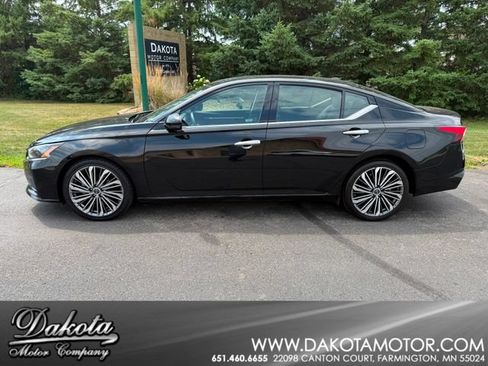 Used 2023 Nissan Altima 2.5 SL FWD image 1