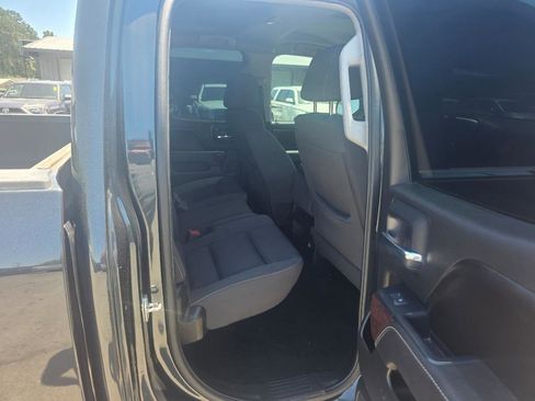 Used 2017 GMC Sierra 1500 SLE w/ SLE Value Package AWD/4WD image 11