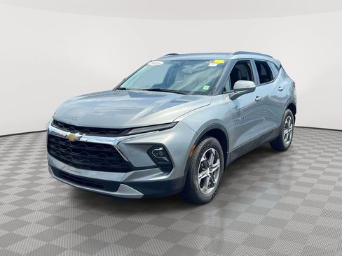 Used 2023 Chevrolet Blazer LT AWD/4WD image 3