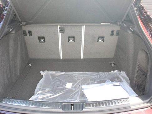 New 2026 Porsche Macan AWD/4WD image 12