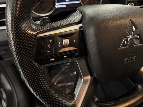 Used 2024 Mitsubishi Outlander SE Black Edition image 18