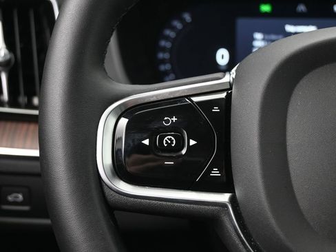 Used 2024 Volvo XC60 B5 Plus w/ Protection Package Premier image 13