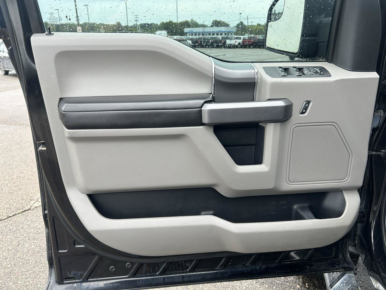 Used 2019 Ford F150 XLT w/ Equipment Group 302A Luxury AWD/4WD image 14
