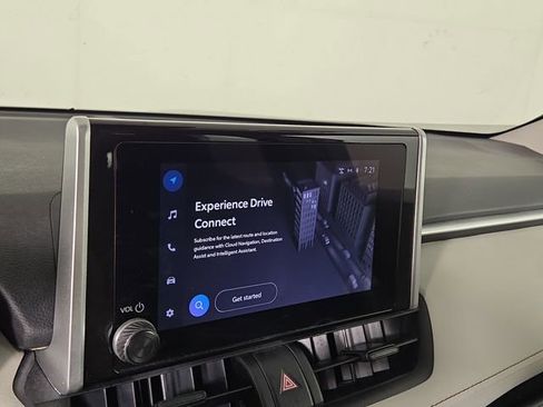 Used 2025 Toyota RAV4 XLE image 17