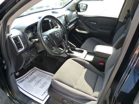 Used 2024 Nissan Frontier SV w/ SV Convenience Package image 27