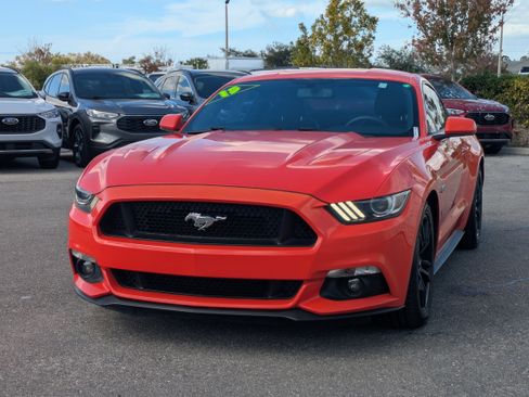 Used 2015 Ford Mustang GT image 7
