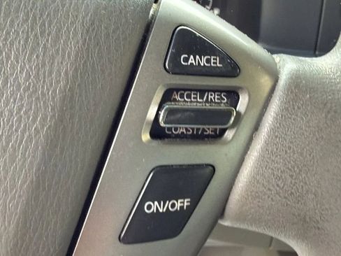 Used 2014 Nissan NV 2500 SV w/ Side & Curtain Airbag Package RWD image 11